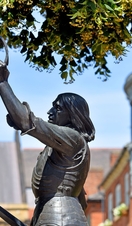 The King Richard III statue in Leicester