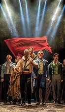 Darsteller auf der Bühne von Les Misérables