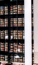 Vista de la planta superior de la King's Library, parte de la British Library, en Londres