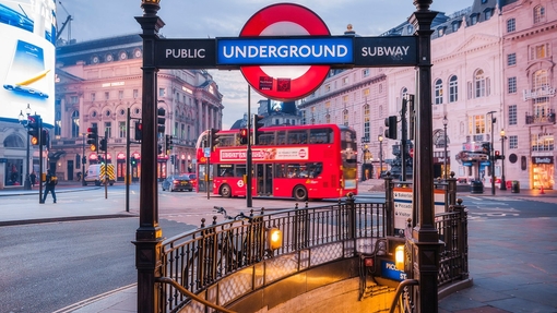 Die U-Bahn-Station Piccadilly Circus in London