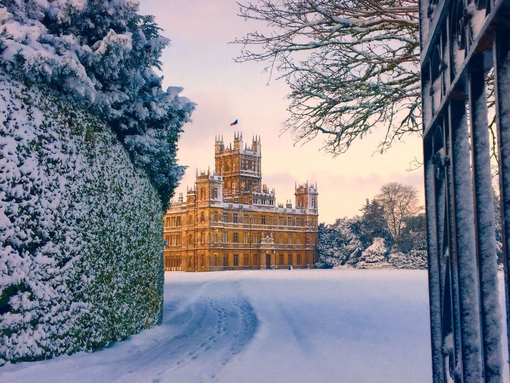 Exterior view to a heritage castle in the winter
